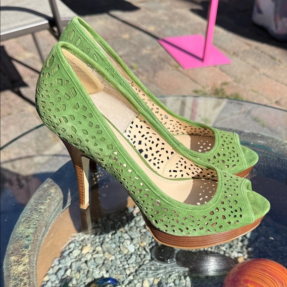 Enzo Angiolini Green Peep-Toe Heels size 8 - Picture 2 of 5